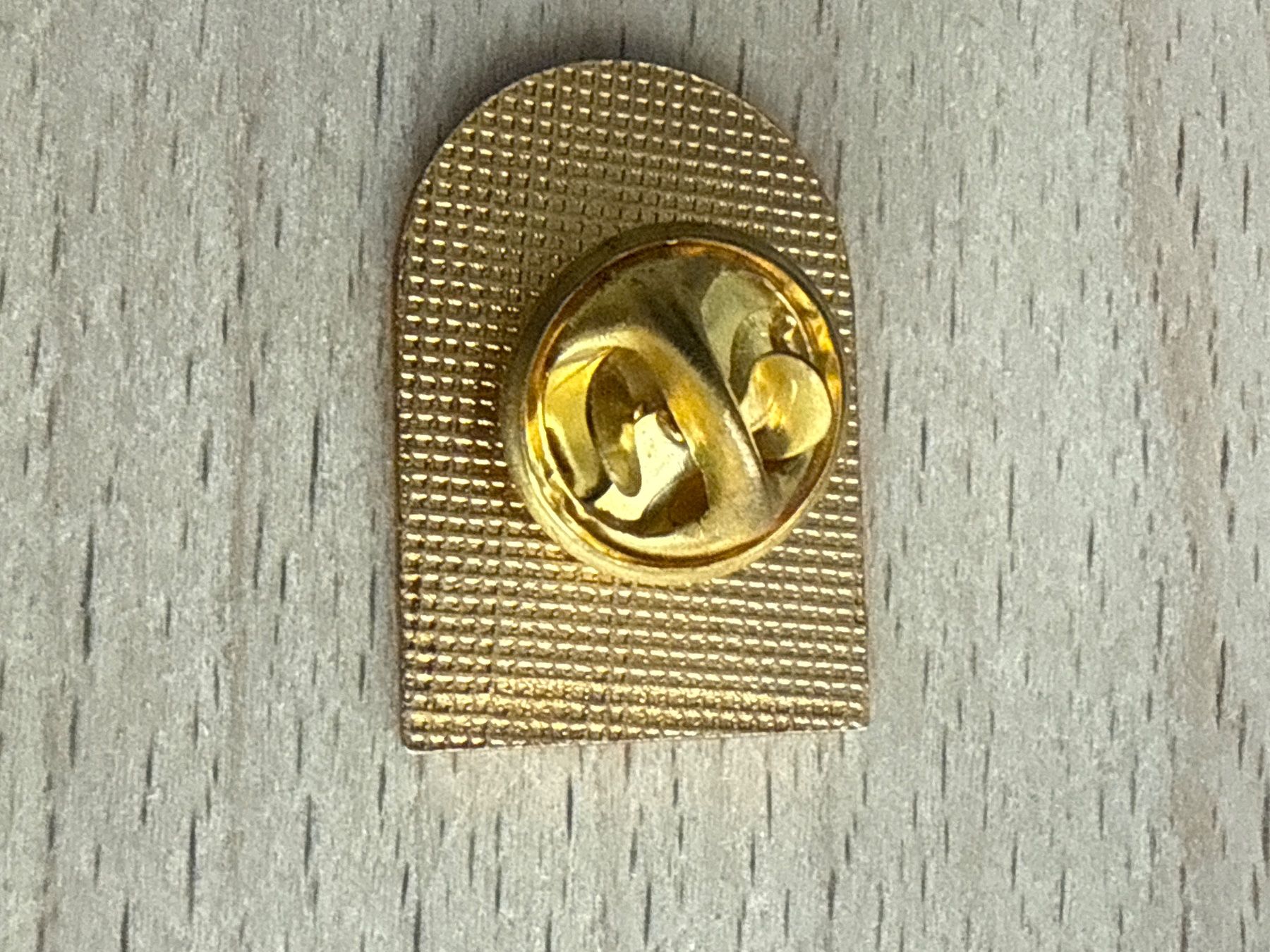 Placchette & Badge: Pin Amiperas Luxembourg 30 Ans – Usato da Glattbrugg venduto da Schweigmatt 1