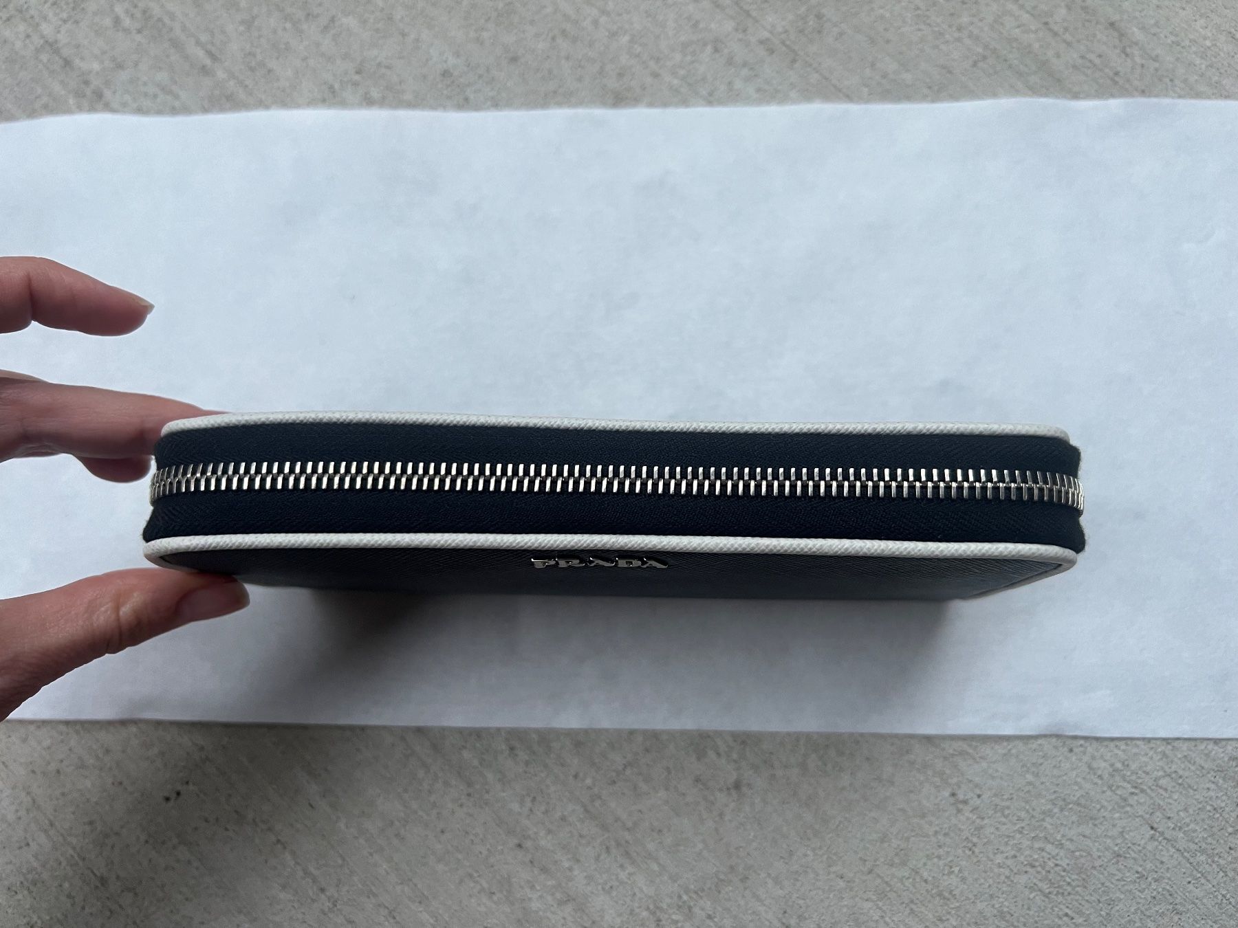 Portamonete: Prada Geldbörse nero+bianco – Nuovo (secondo la descrizione) da Dübendorf venduto da fadrinli 2