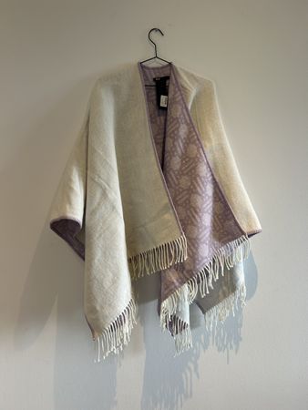 Maje Poncho mit Etikett