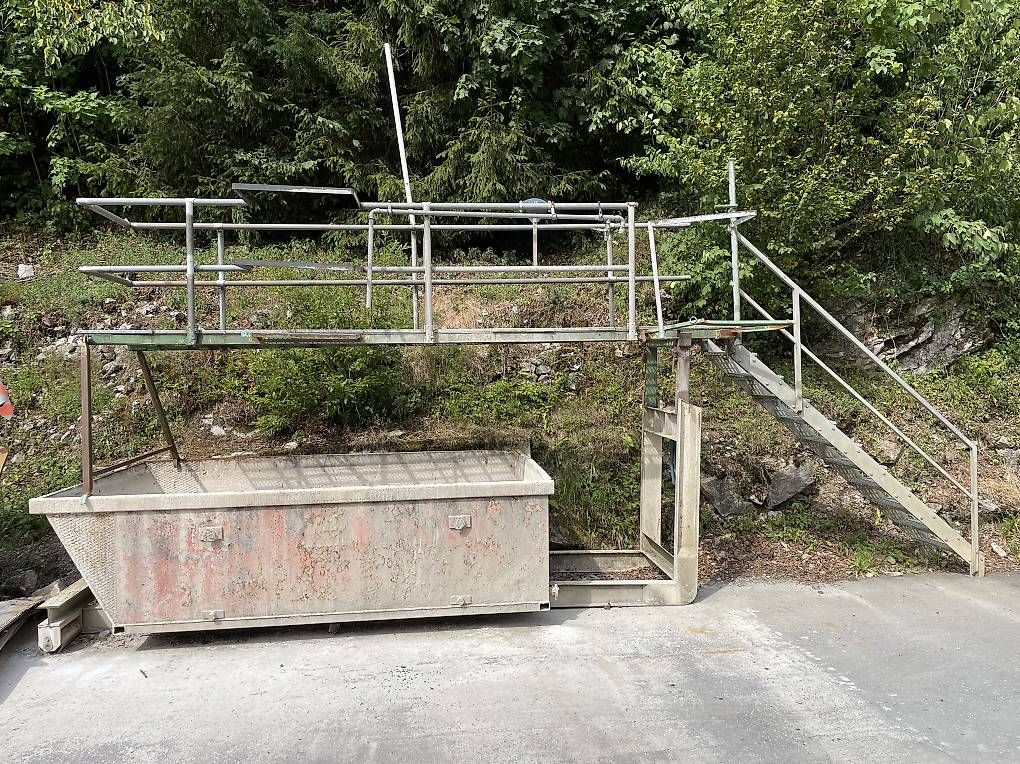 Regale: Waschgestell – Gebraucht aus Illgau von samuelbuergler