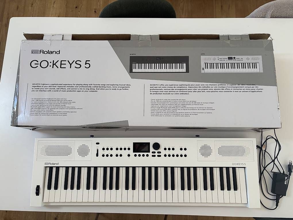 Roland Musikinstrumente: Roland Go:Keys 5 mit Notenständer – Neu (gemäss Beschreibung) aus Walliswil b.Wangen von Tline70 3