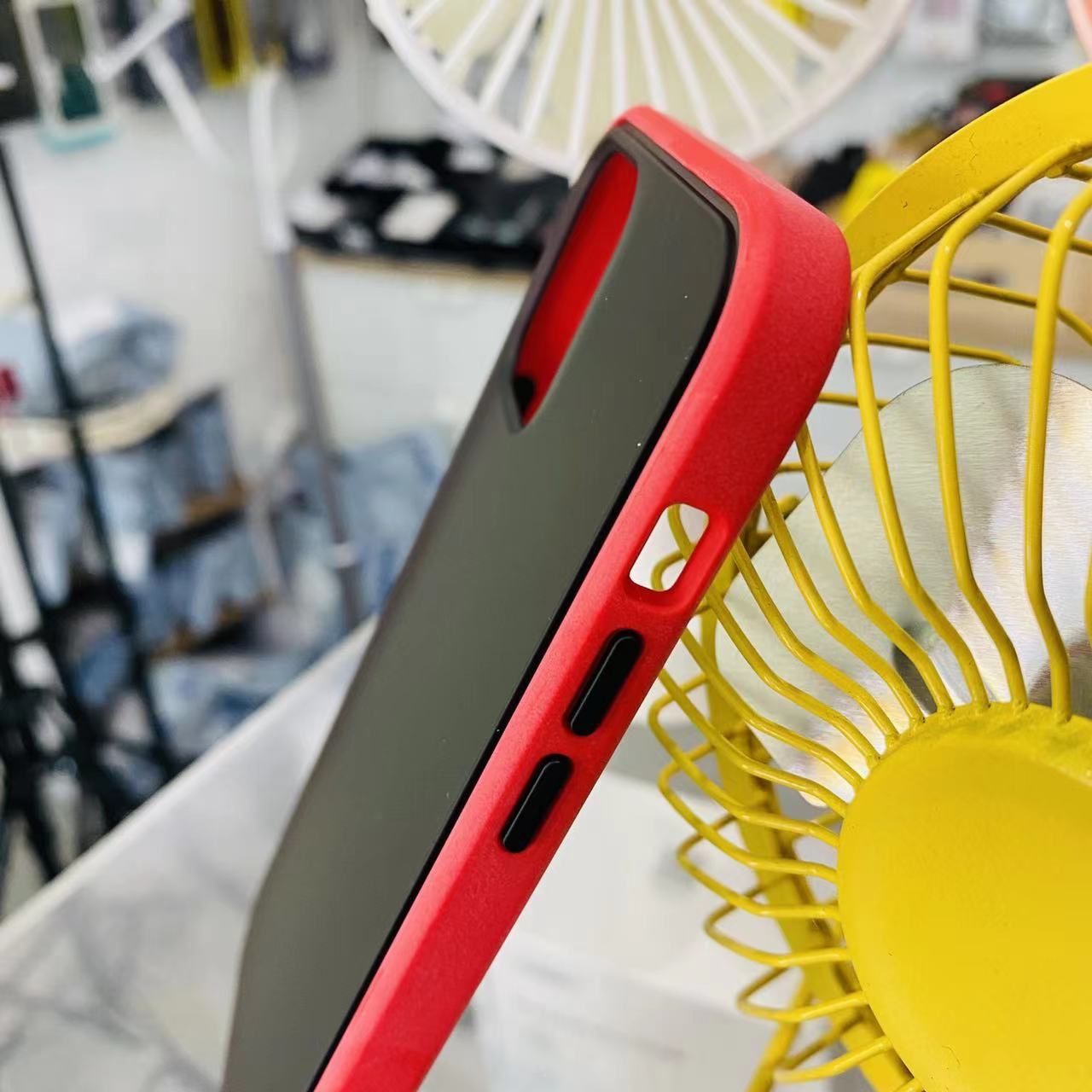 Cover & Protezioni schermo: Iphone 12 /12 Pro - Coque silicone ultra fin Rouge – Nuovo e nell'imballaggio originale da Morges venduto da DigiAC 2