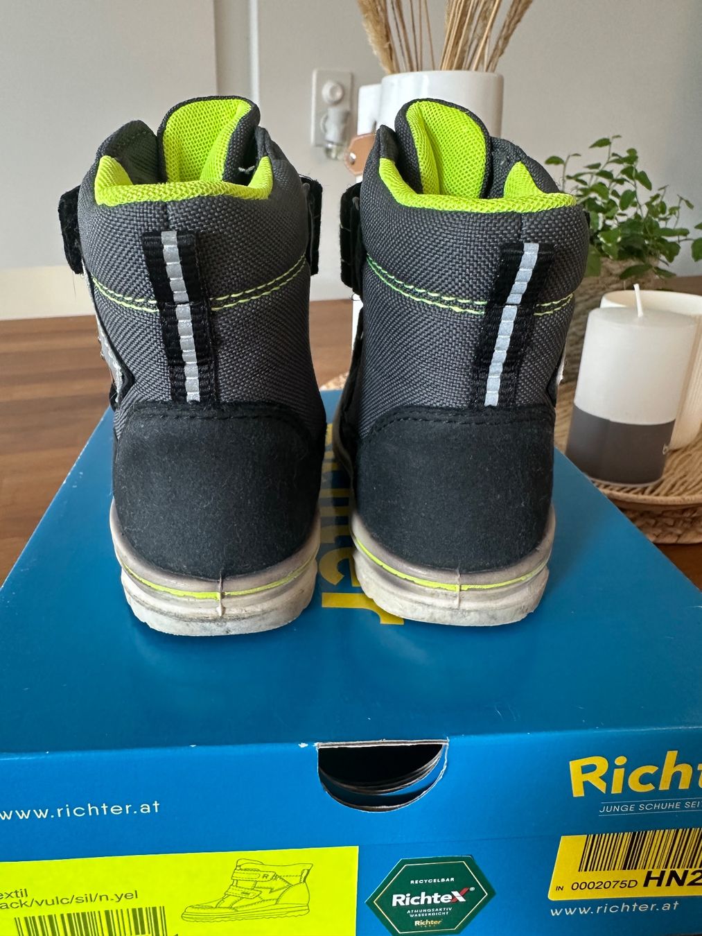 Scarpe per ragazzi: Richte Winterschuhe Gr. 23❄️ – Usato da Zürich venduto da JuliaSp 2