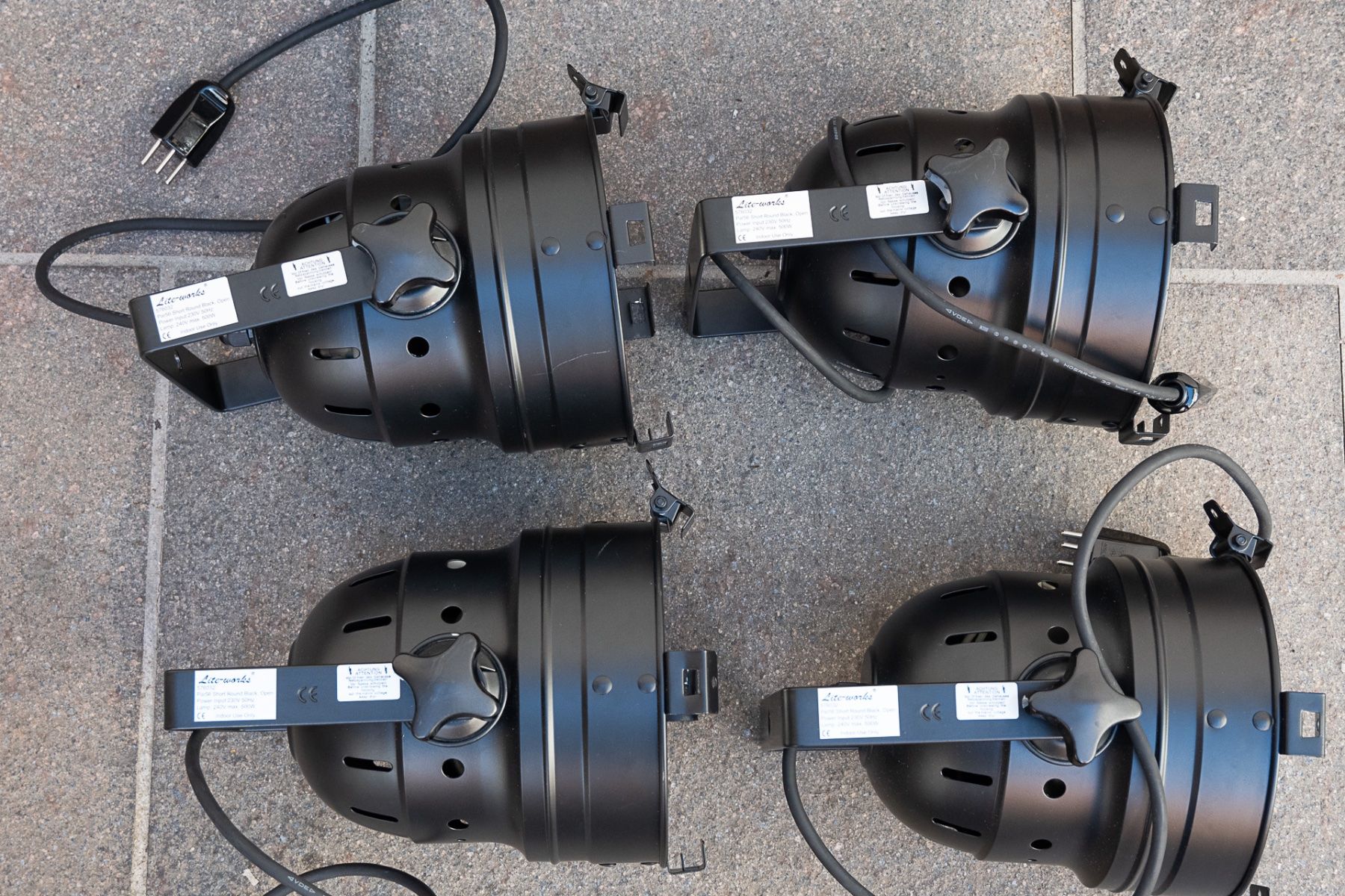 Lampen: PAR-Scheinwerfer – Gebraucht aus Winterthur von Pantoffelkino