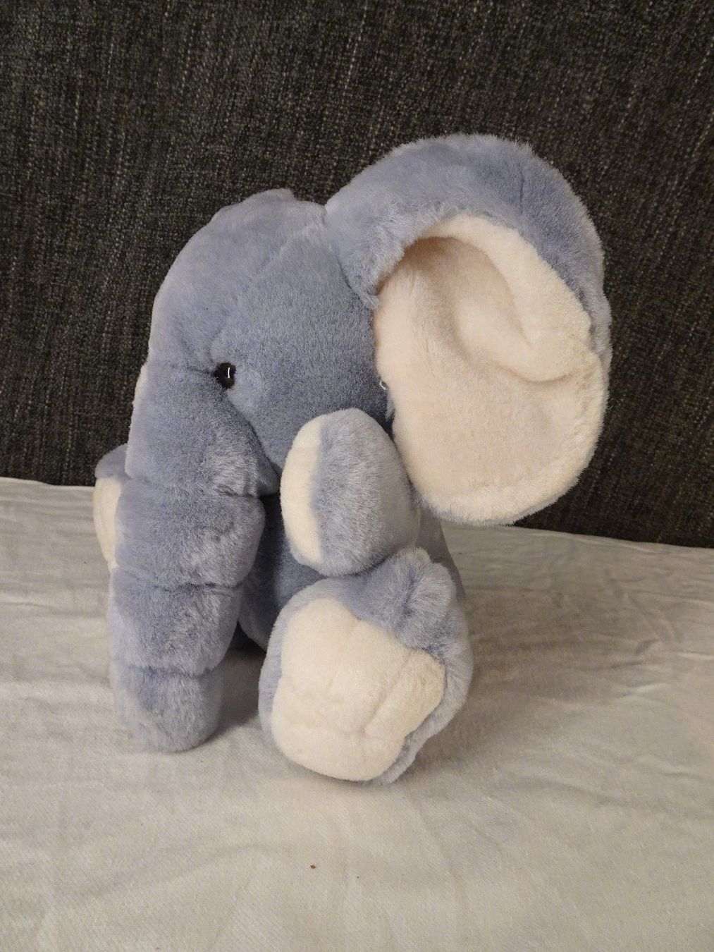 Spielzeuge: Plüschtier (Elefant) – Gebraucht aus Jona von  1
