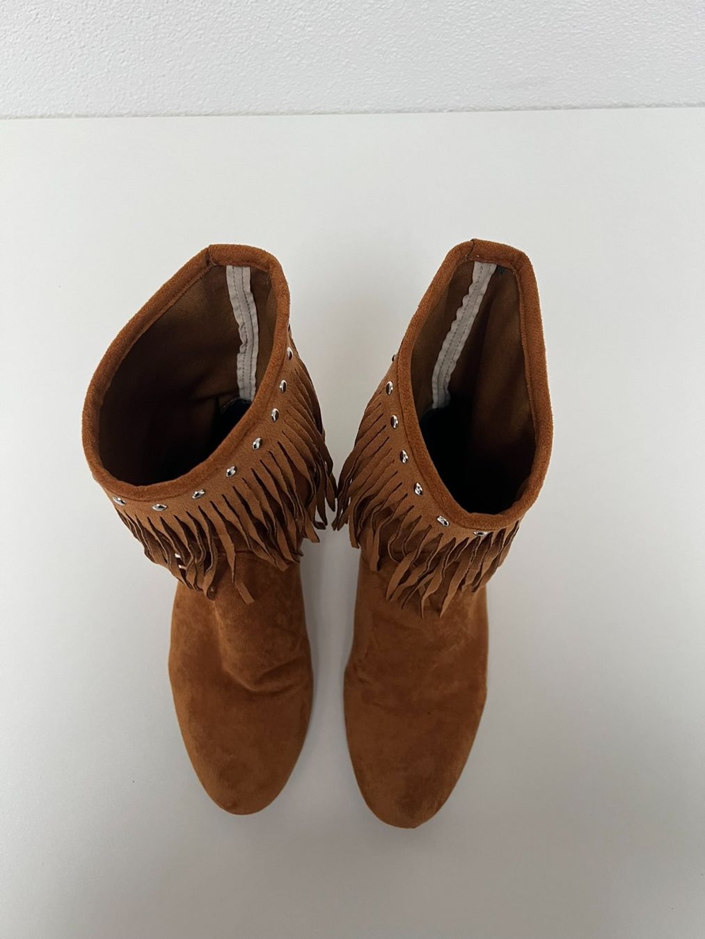Chaussures femmes: Braune Fransen Stiefeletten Boho Nieten Gr. 41 – D'occasion à Dagmersellen par nad_z66g 3