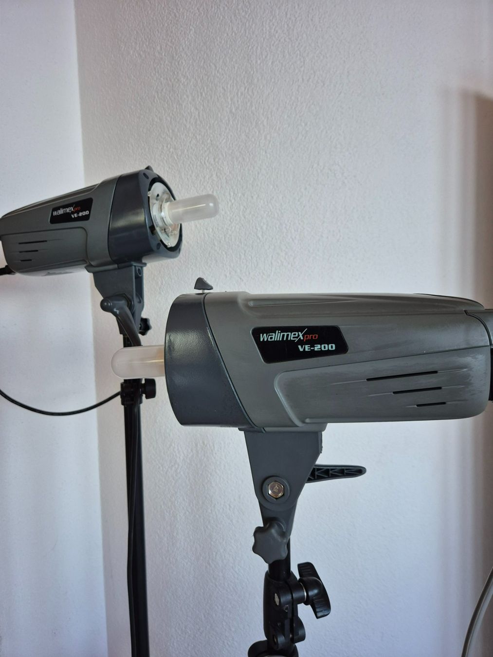 Walimex Flash: WalimexPro VE-200 Blitzanlage – Usato da Bubikon venduto da Manarola 4