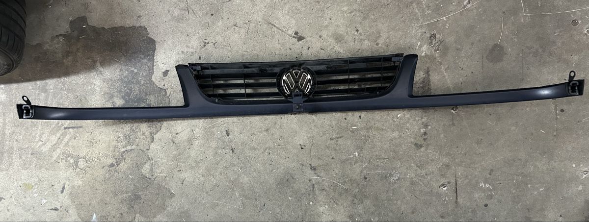Volkswagen Tutti pezzi di ricambio auto: Calandre VW Passat vr6 B4 – Usato da Muraz (Collombey) venduto da Wolfdog1978 3