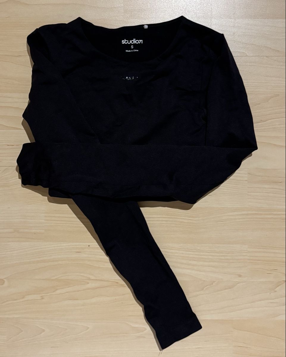 Tops: Studio 71 Sporttop Langarm, Grösse S – Neu (gemäss Beschreibung) aus Tuggen von jess_gls06