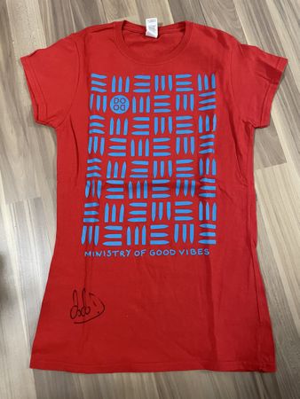 Shirt von Dodo mit Unterschrift