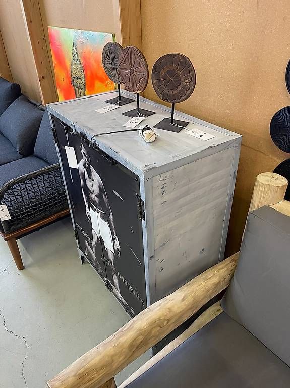 Cassettiere: Kommode Hochkommode recyceltes Metall Unikat Muhammad Ali – Nuovo (secondo la descrizione) da Zollikofen venduto da uniqueroom 2