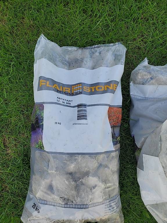 Pietre & tegole: Felsensteine ca. 30kg neu – Nuovo e nell'imballaggio originale da Lanzenhäusern venduto da Ulika