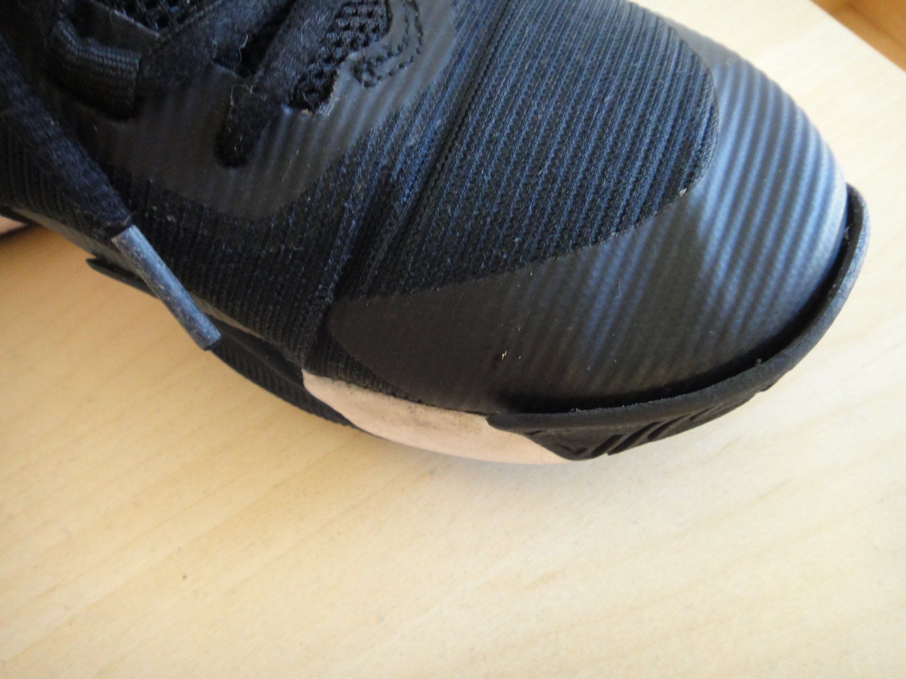 Nike Scarpe per ragazzi: Nike Air Max Sneaker Schuhe Turnschuhe Gr 40 Schwarz – Usato da Winterthur venduto da LemonTree5 4