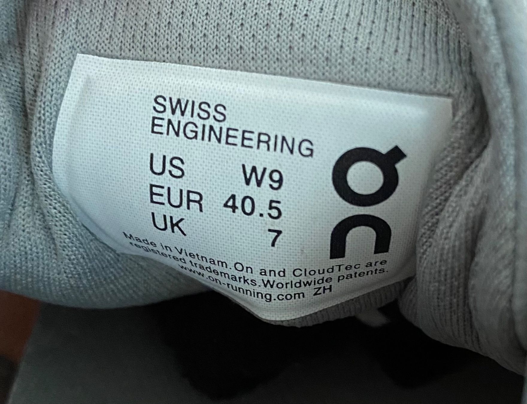 On Scarpe da uomo: ON CLOUD GR 40,5(FAST NEUWERTIG )AB 1 FRANKEN – Usato da Zürich venduto da Fashionparade 7