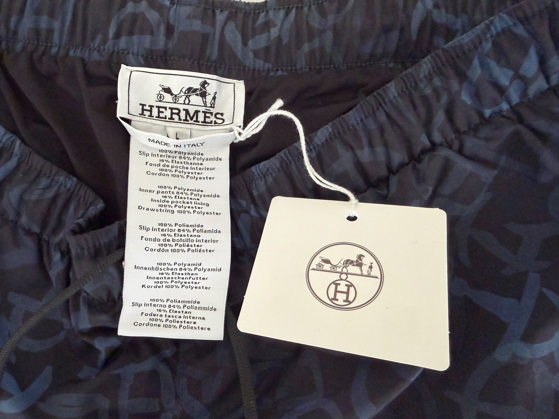 Hermès Badehosen: Hermès Badehose Imprime Calligraphie Equestre – Neu und originalverpackt aus Pfäffikon SZ von Redwulf34 6