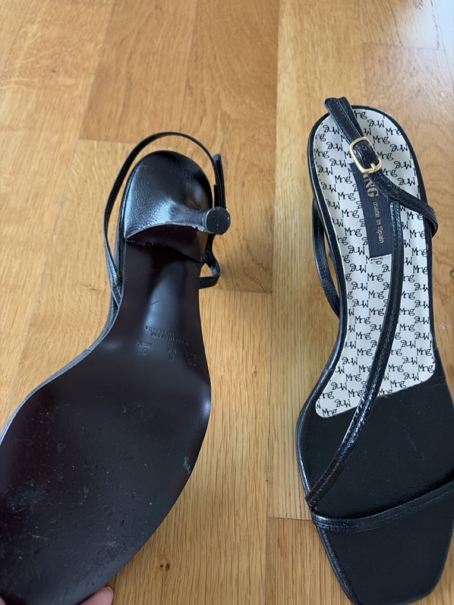 Mango Damenschuhe: Schwarze MNG Sandalen mit Absatz, Grösse 38 – Gebraucht aus Zürich von ufe_f5q5 1
