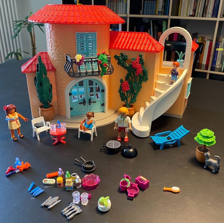 Phasak PLAYMOBIL - Villa de vacances - Family Fun - 97 pièces - Mixte - A partir de 4 ans pas cher