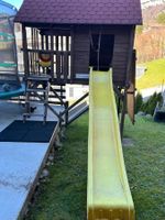 Grosses Kinderspielhaus mit Rutsche und Kletterwand!