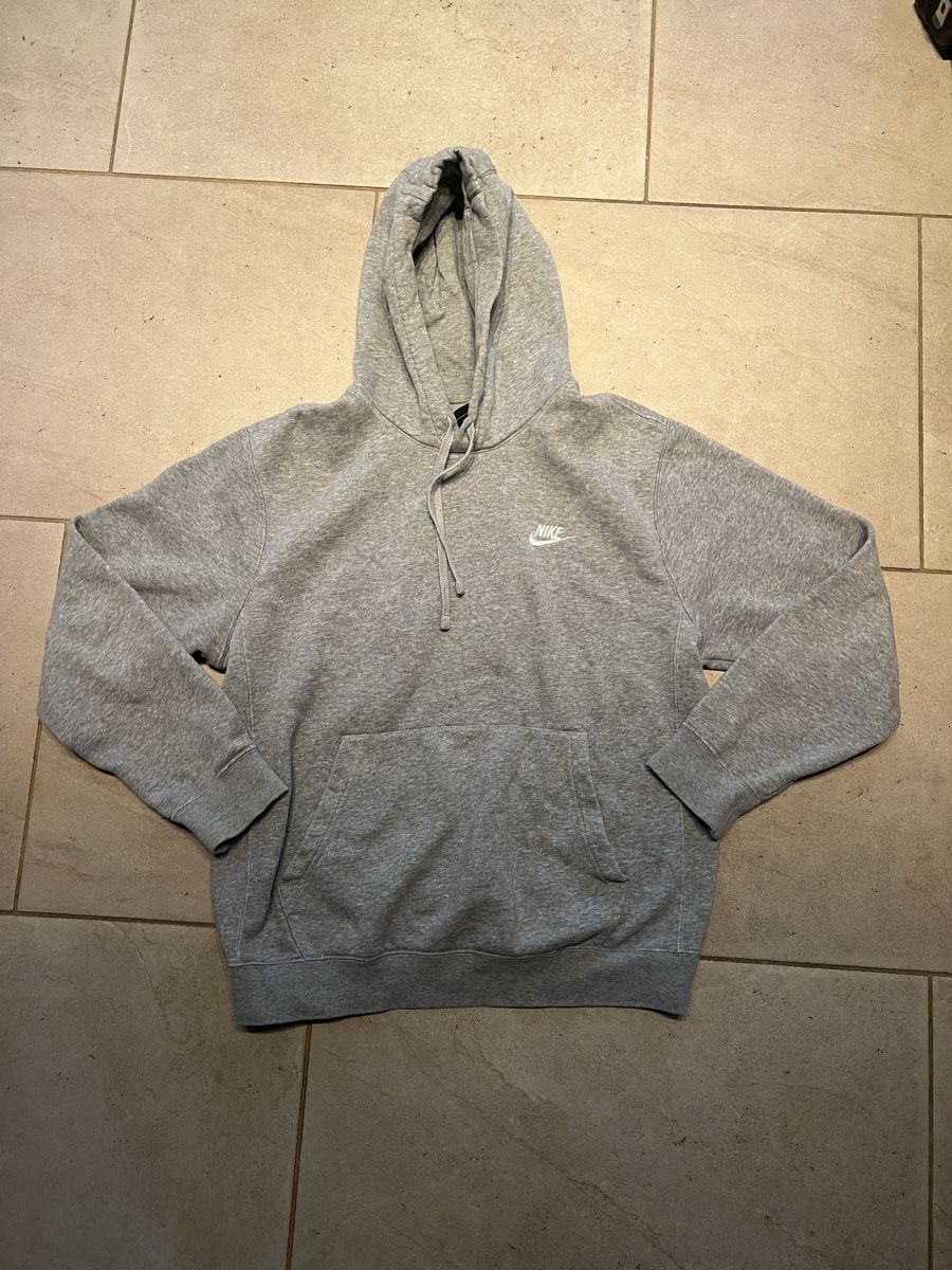 Nike Maglioni & Felpe: Nike Club Hoodie / Kapuzenpullover – Usato da Basel venduto da Oloir