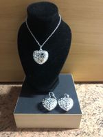 Collier et boucles d’oreilles coeur