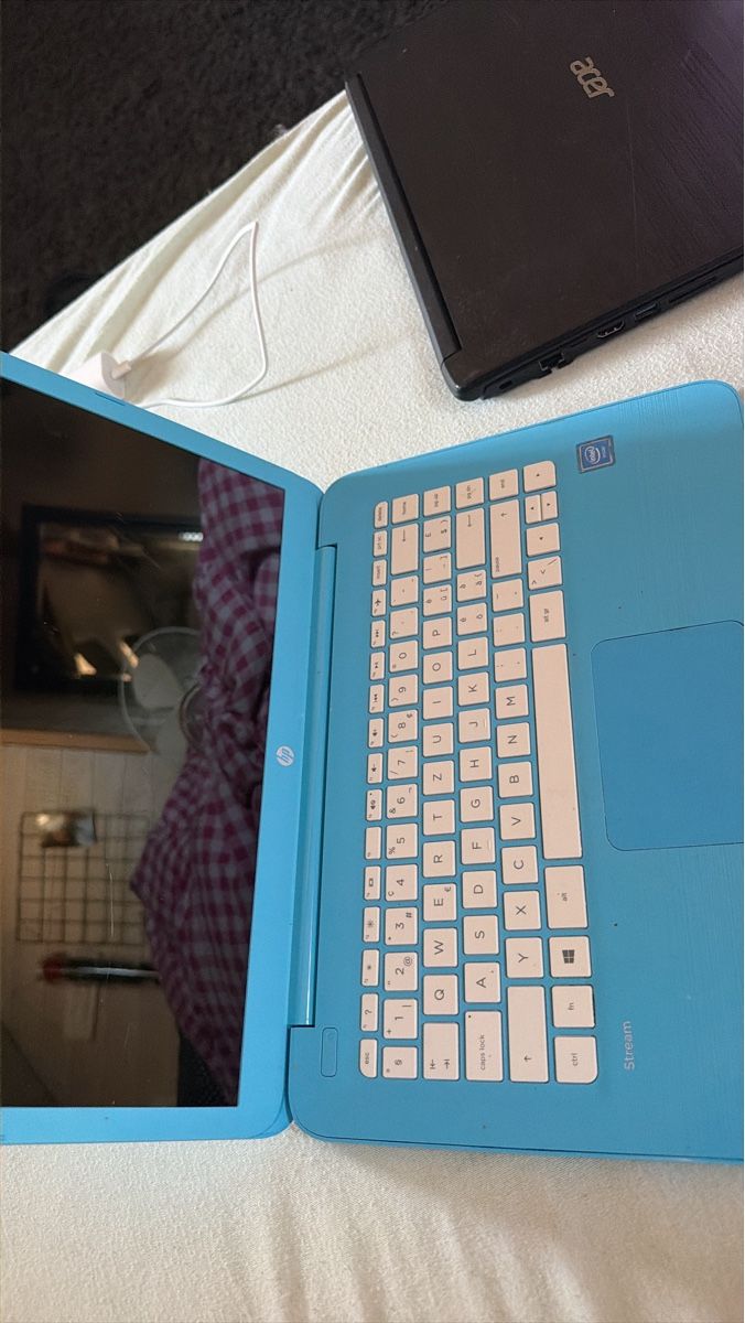 Hewlett Packard Notebook: HP Stream 11 blau – Difettoso da Winterthur venduto da zwa_tr97
