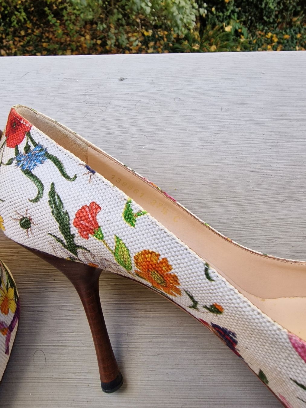 Gucci Scarpe da donna: Gucci Floral Heels, Size 37.5 – Usato da Basel venduto da chingson 2