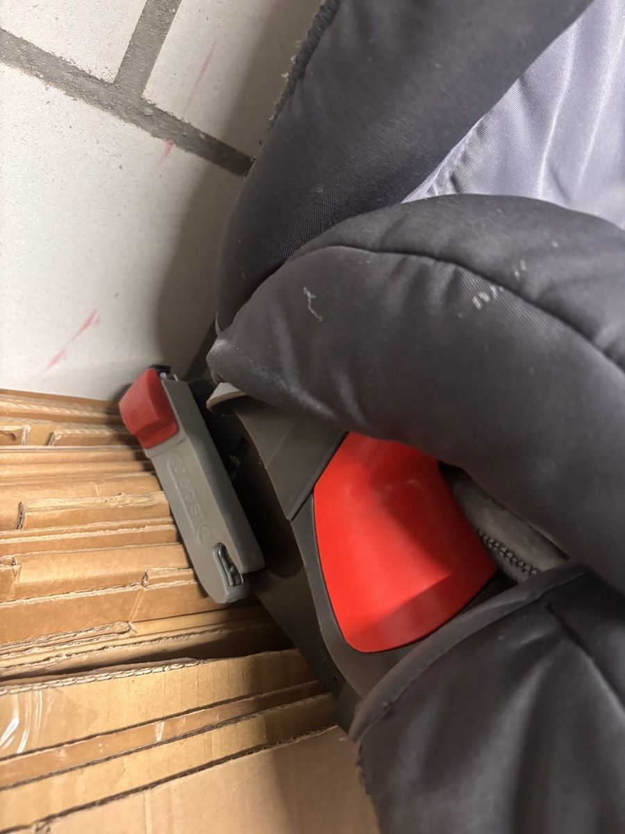 Britax Römer Seggiolini per auto: Kindersitz RÖMER Kidfix 15-36 kg – Usato da Liestal venduto da Efri33 2