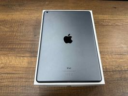 iPad 9e génération 64 GB + coque originale