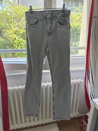 Jeans stradivarius gris délavé, taille 36- parfait pour l'é