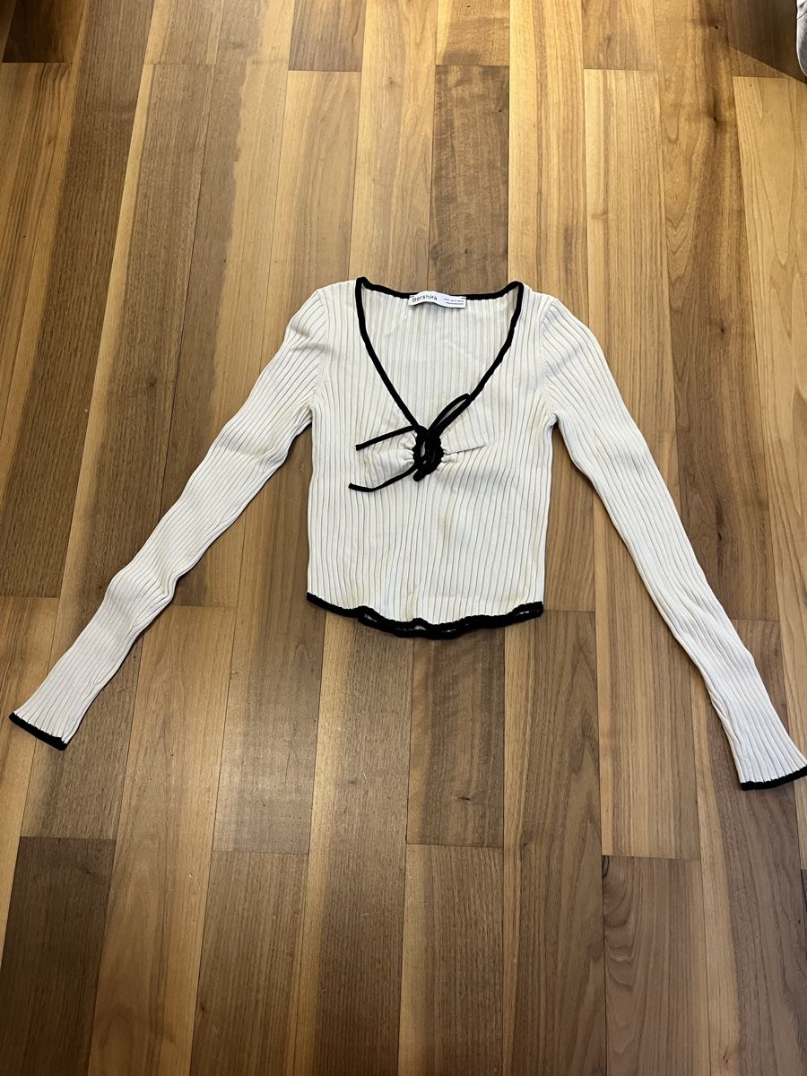 Bershka Top: Cremefarbenes Top+Schnürung, Gr. M – Nuovo (secondo la descrizione) da Oberwil-Lieli venduto da 2carin