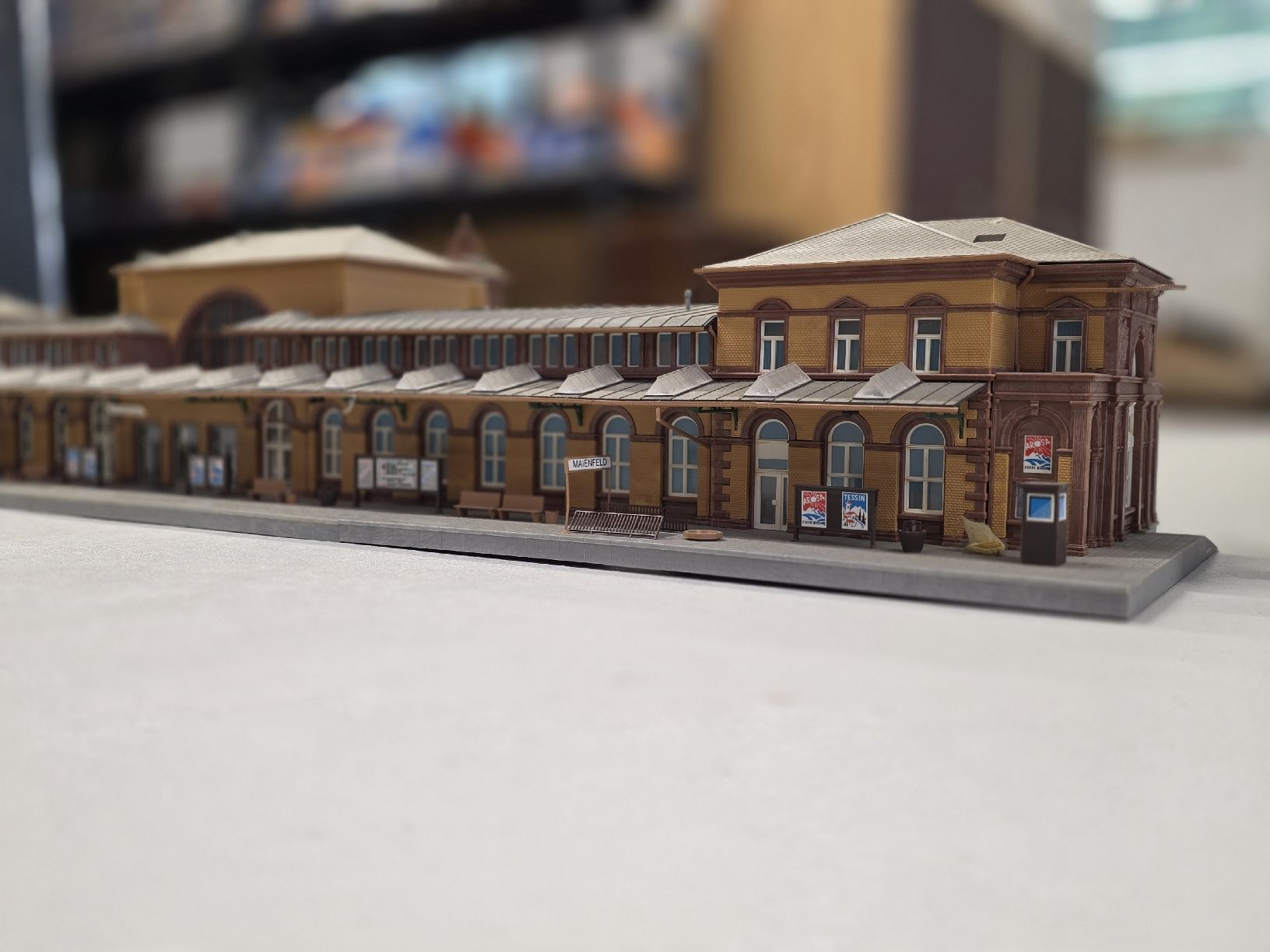Modelleisenbahnen: Grosser H0 Hauptbahnhof Modell Gebäude – Gebraucht aus Ried (Muotathal) von Modellbahn.swiss 2