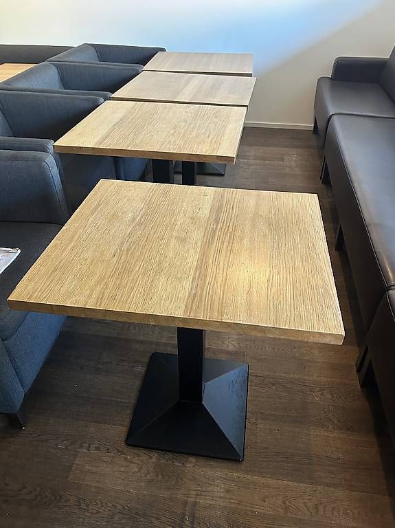 Tavoli: Bistro Tische 14 und 8 Stk – Usato da Stans venduto da Benzen 1