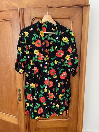 Sommerliche Bluse Blumen Perlmuttknöpfe Gr. M/L top Zustand