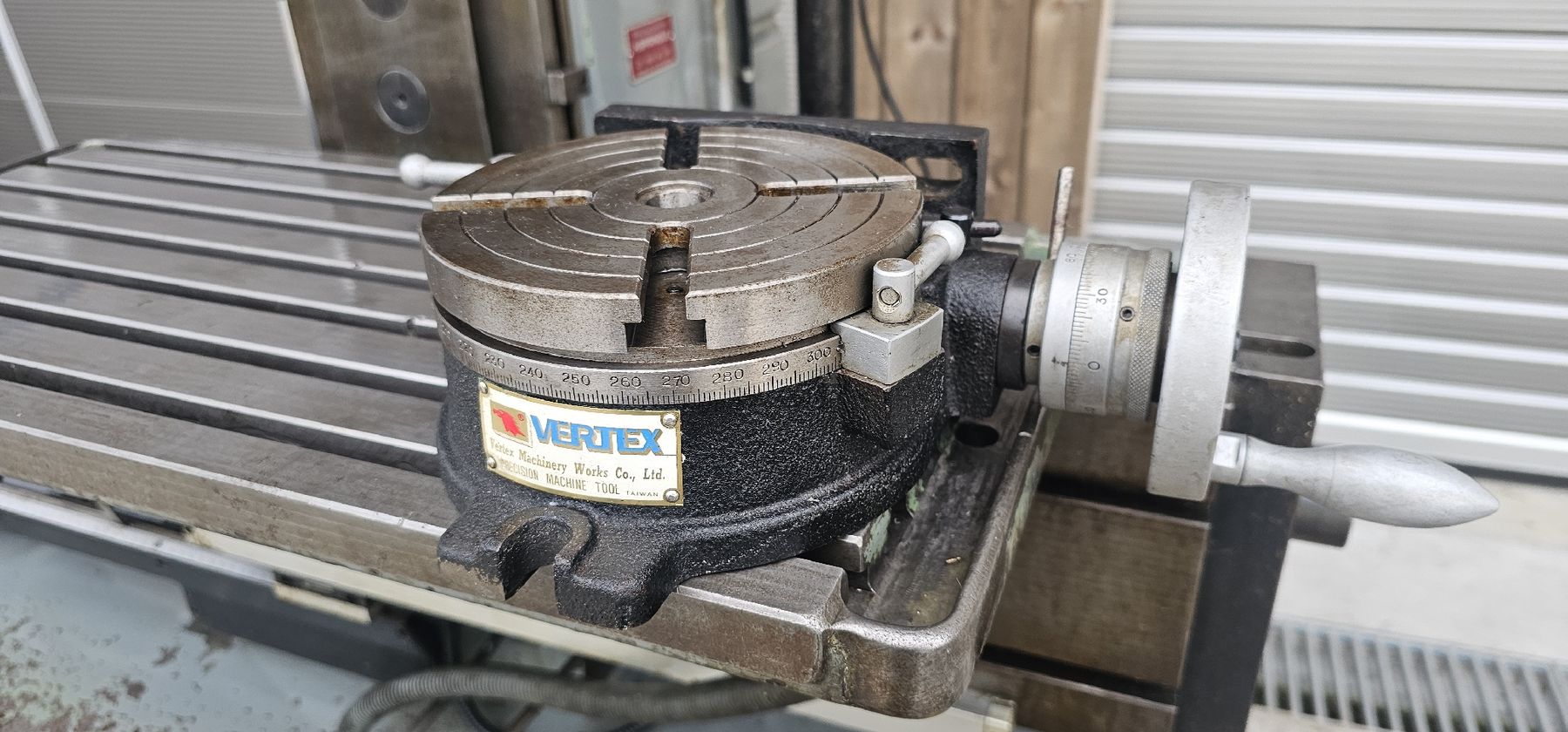 Promac Tutte le macchine: Universal Fräsmaschine  SIXIS S103 – Usato da Emmenbrücke venduto da inf_l8yf 8