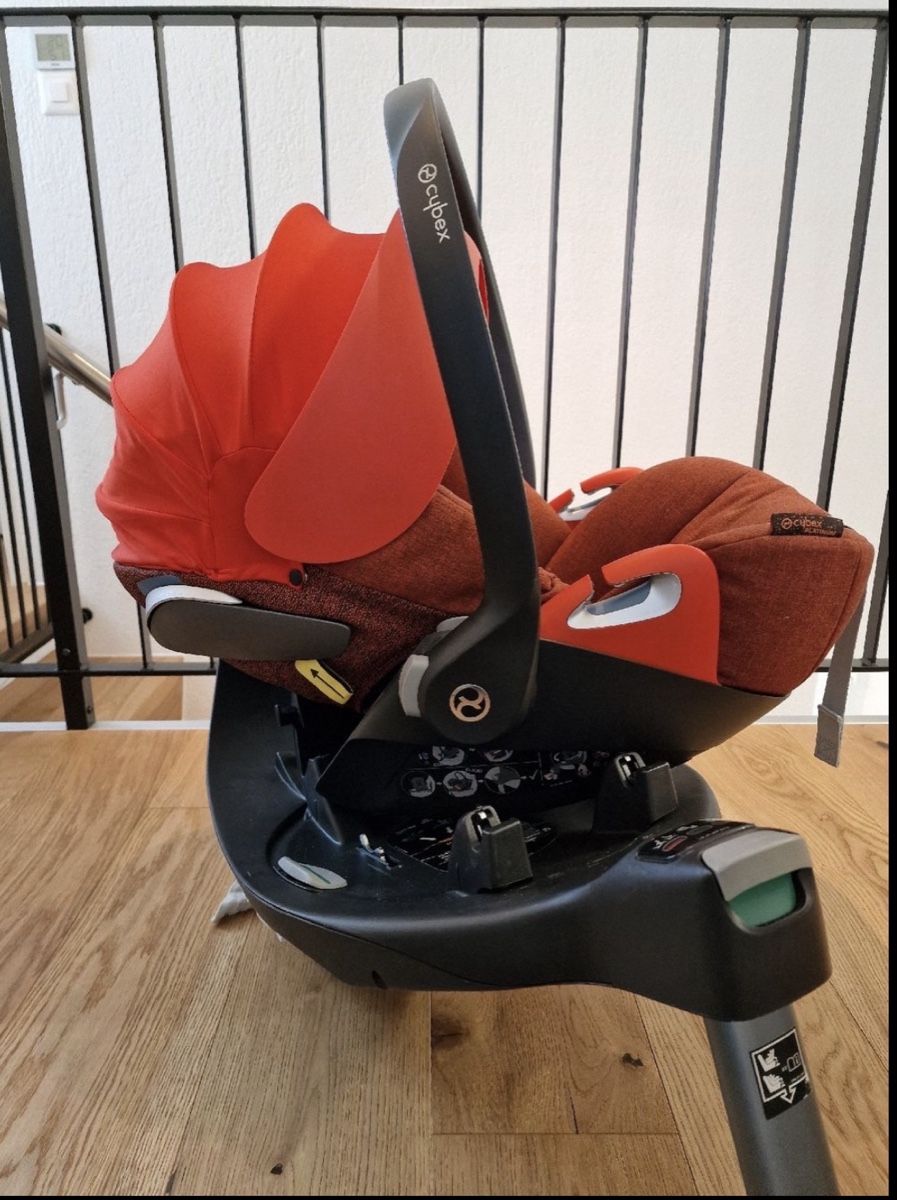 Cybex Seggiolini per auto: Babyschale Cybex Cloud Z i-Size Platinum mit Isofix-Basis – Usato da Zürich venduto da Wick.j