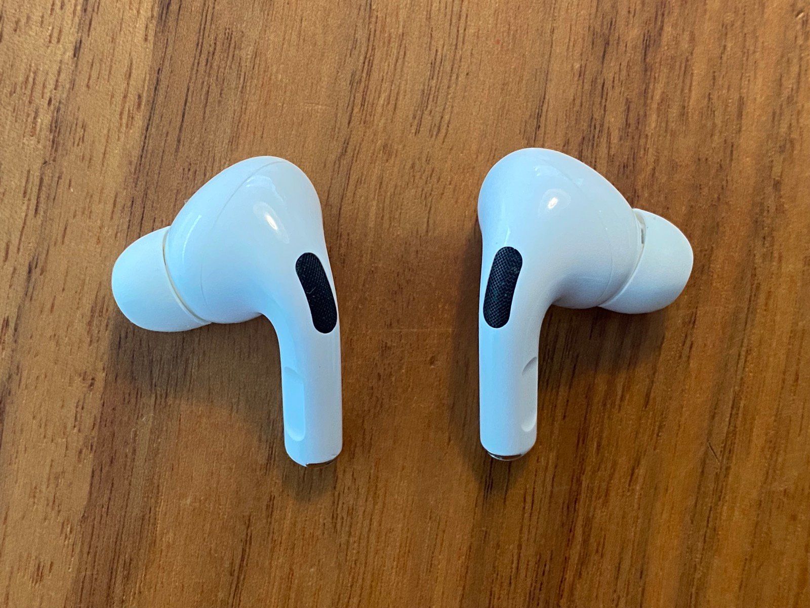 Apple Kopfhörer: Apple AirPods Pro (1st Generation) – Gebraucht aus Gossau SG von  3