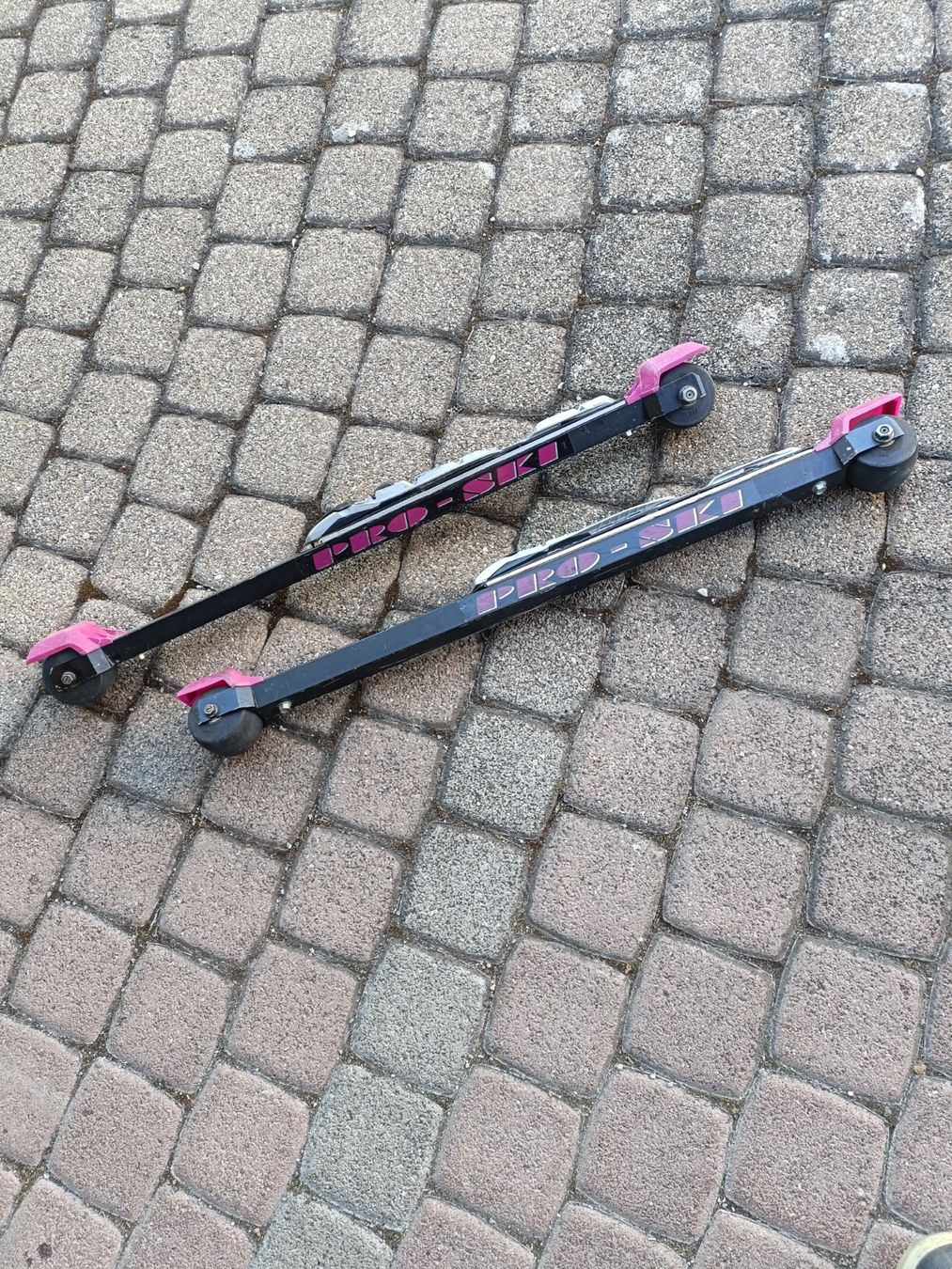 Skis: Rollski Pro Ski – D'occasion à Fischbach-Göslikon par Empathie