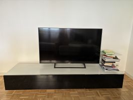 TV-Möbel weiss/schwarz mit Schubladen guter Zustand