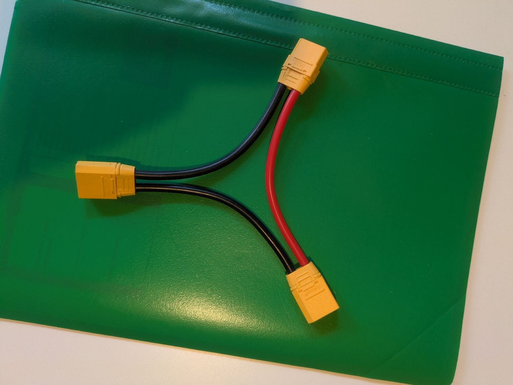 Modellismo RC: XT90 serial Battery Connector Cable Adapter - New! – Usato da Wohlen AG venduto da Tud_pyl8