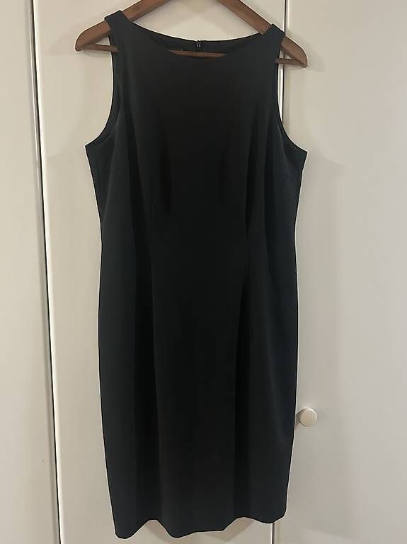 Vestiti: Neues Damen Kleid Gr. 38 – Usato da Willisau venduto da Geissbock11