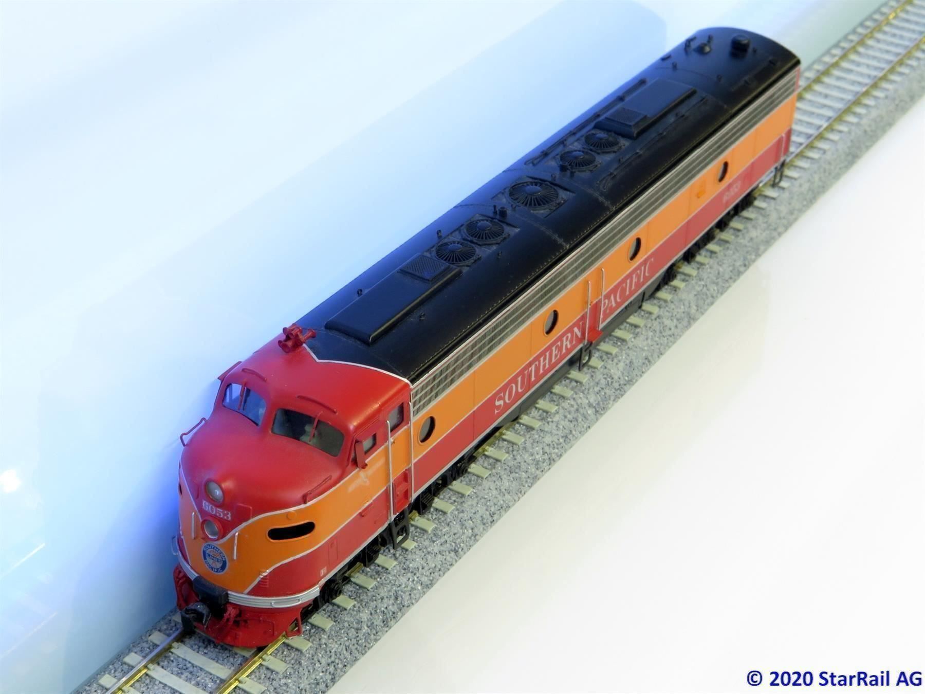 Modellini di ferrovie: Oriental 2400HP Southern Pacific EMD E9 – Usato da Ennetbaden venduto da StarTrain 1