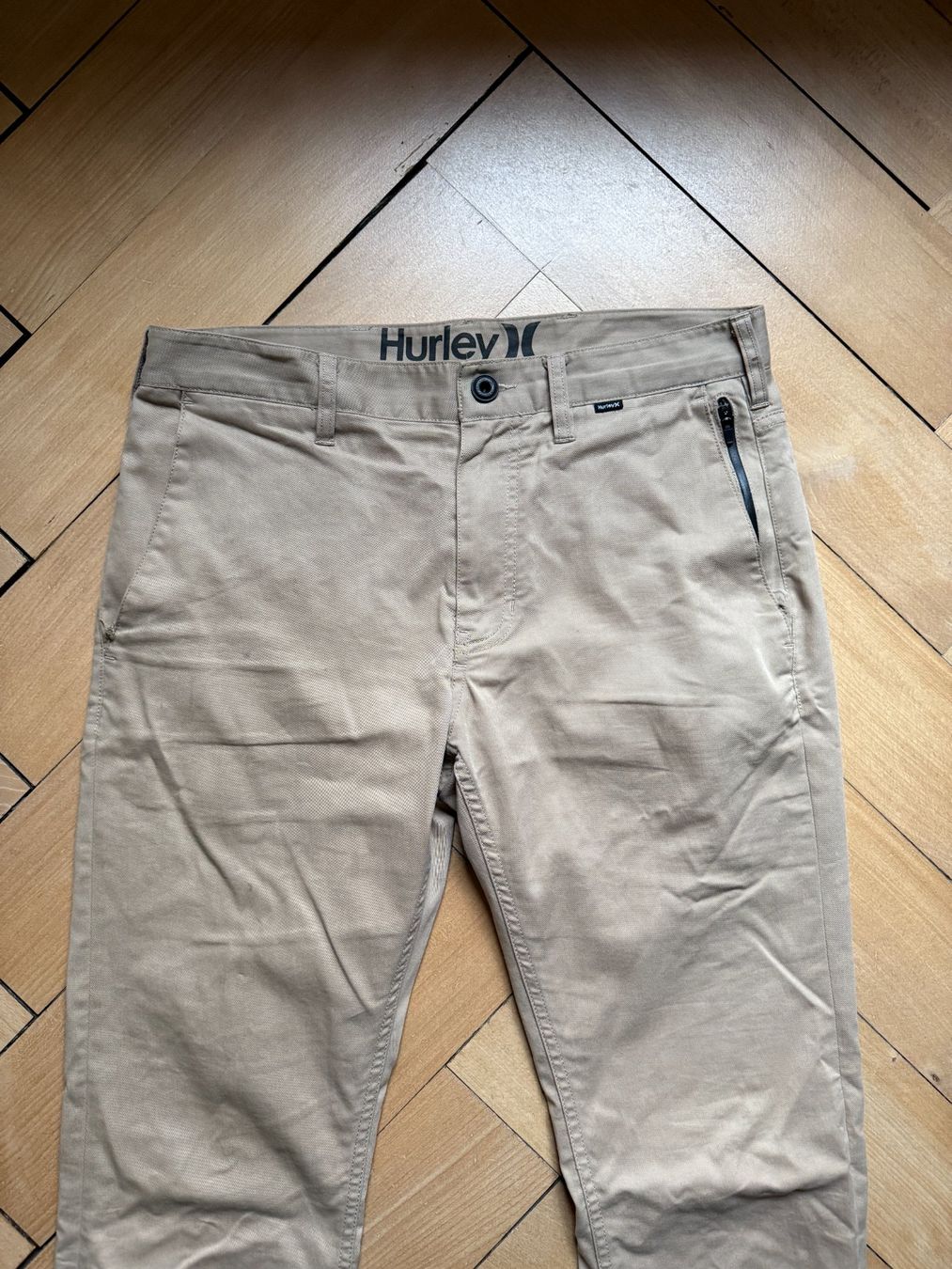 Pantaloni: HURLEY - Hose hellbraun sportlich 32 – Usato da Zürich venduto da Diazaio 1