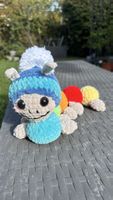 Raupe gehäkelt – Buntes Amigurumi Kuscheltier