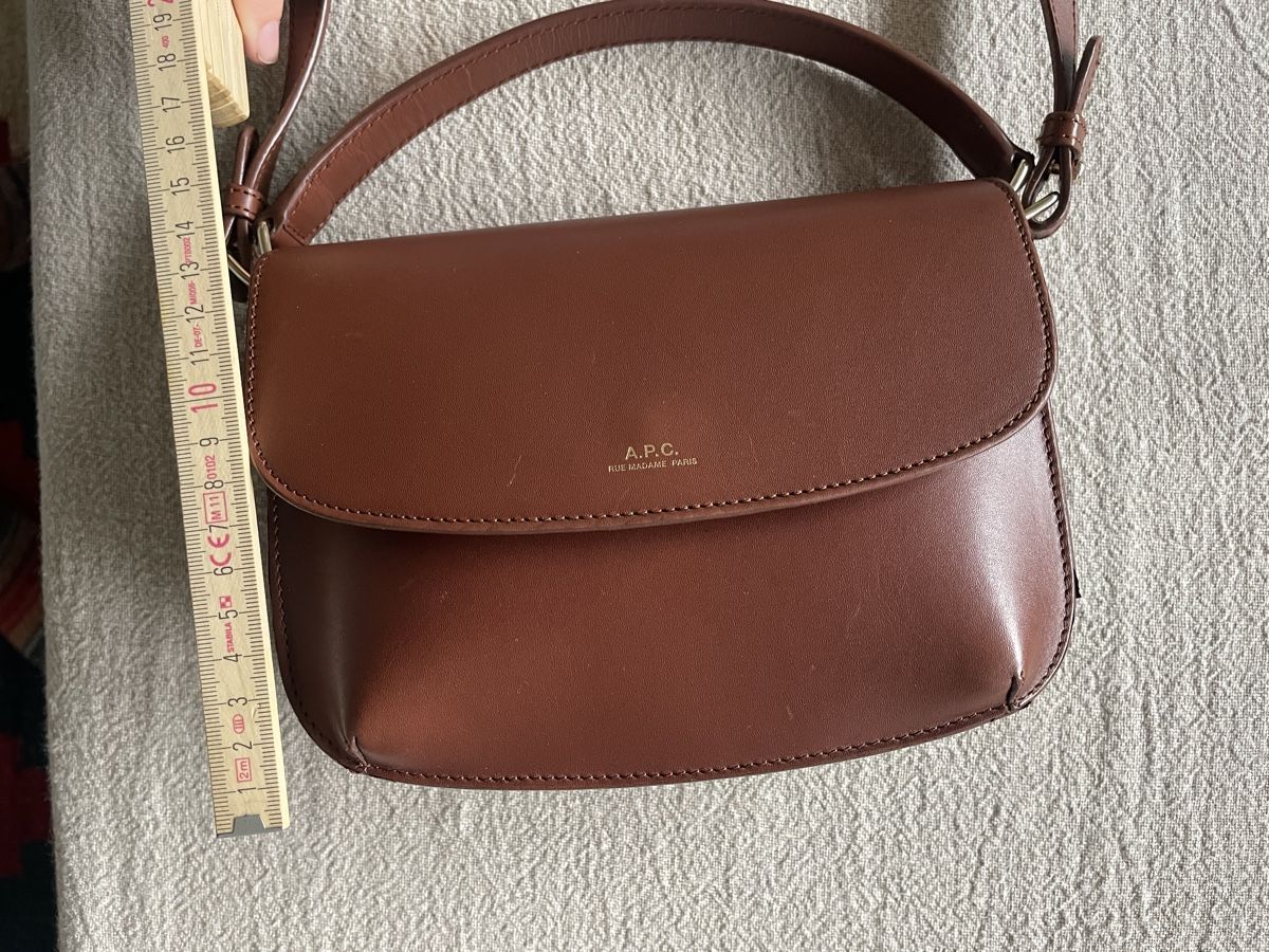 Apc Borse da donna: APC Sarah Schultertasche – Usato da Zürich venduto da ehupp 3