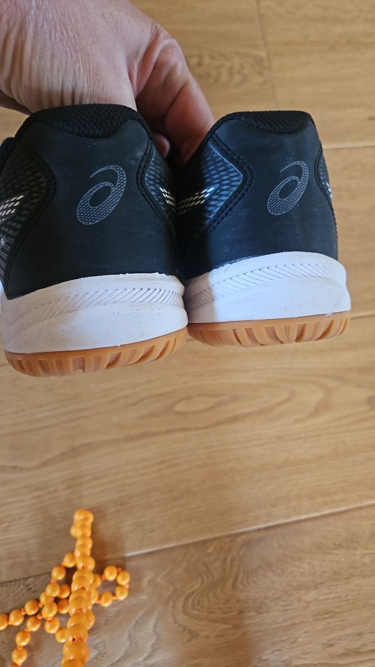 Asics Herrenschuhe: Asics Hallenschuhe – Gebraucht aus Rafz von Thomas1604 2