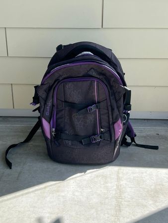 Schulrucksack von Satch, guter Zustand, Lila Muster, Herbst
