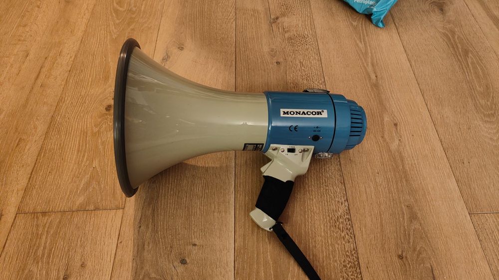 Kensbro Megafon 100W - Mit Sirene & Bluetooth