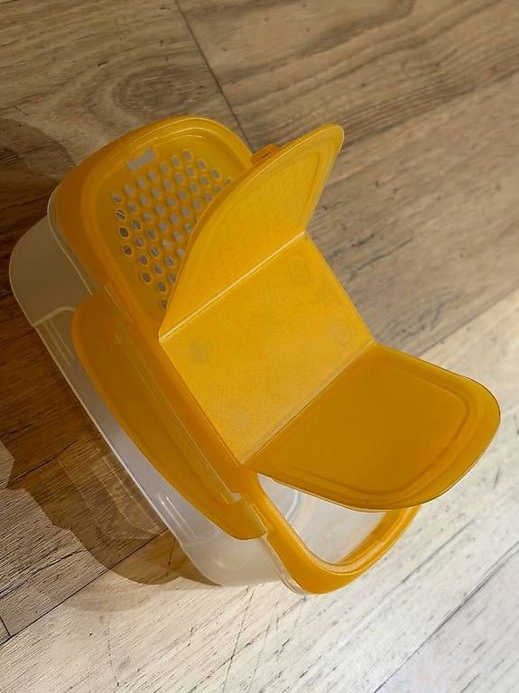 Contenitori & Simili: Utensilio Tupperware gelb mit zwei Öffnungen – Usato da Horw venduto da Muger3