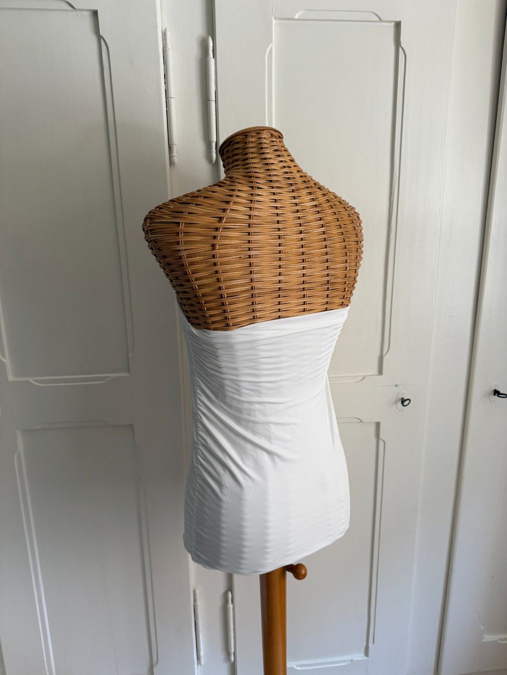 Top: Bustier-Top weiss gerafft XS – Usato da Zürich venduto da Diazaio 2