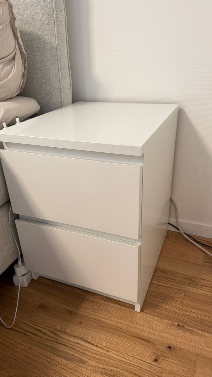 Ikea Comodini: Bedside table (malm) – Usato da binningen venduto da mfe_v6cn 1